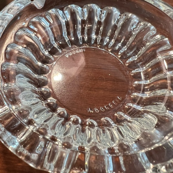 Vintage Pasari Pressed Clear Glass 4" Round Ashtray - Picture 3 of 6